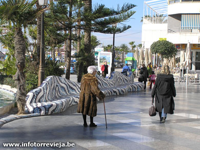 Torrevieja - Fontijn & Keramiek bank